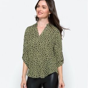 Lush Warren Split Neck Blouse green leopard print size medium